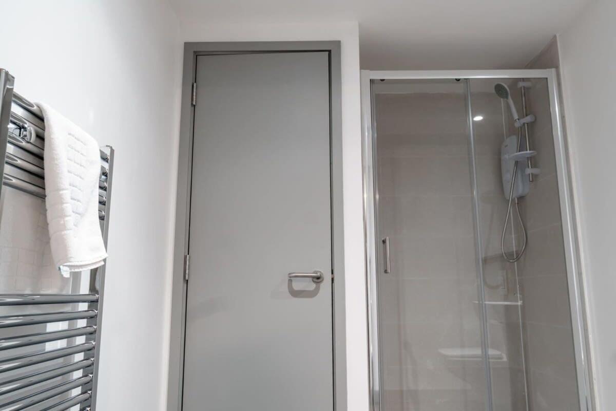 Apartment Modern 1 Bed In Centre *